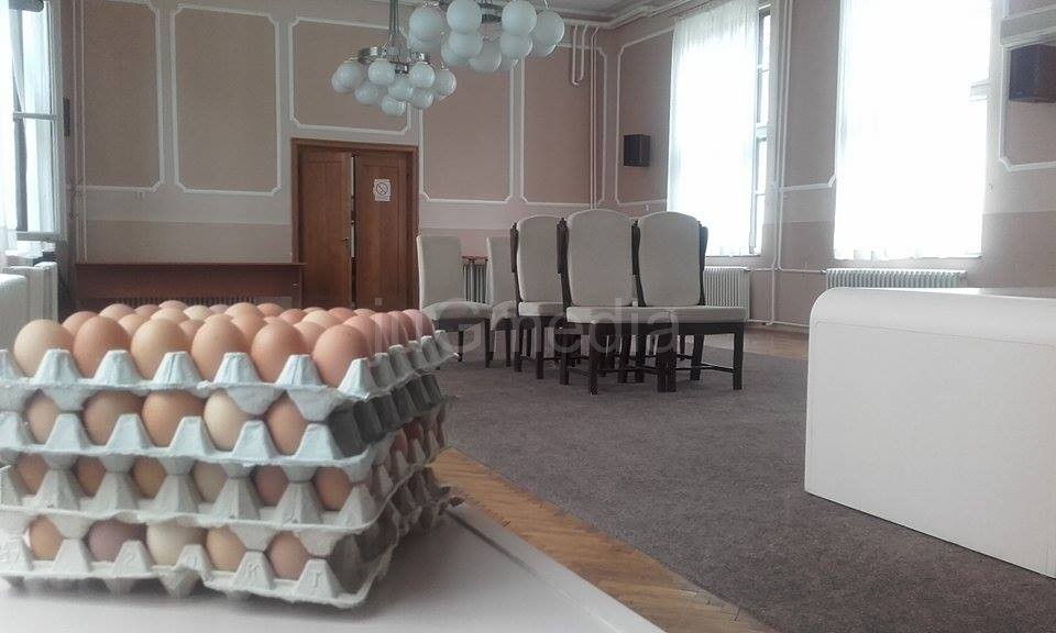FOTO VEST: Čija su jaja u Sali za venčanja?