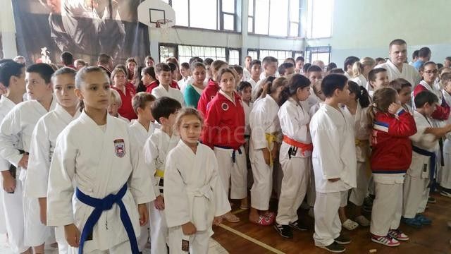 Na karate turniru u Leskovcu 256 takmičara iz Srbije