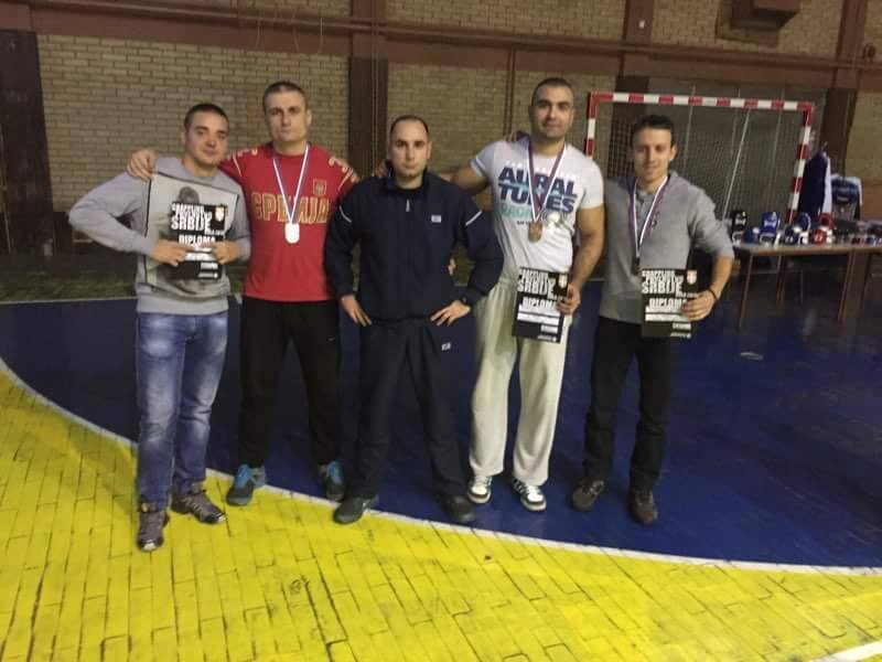 Leskovački rvači osvojili tri medalje na državnom prvenstvu