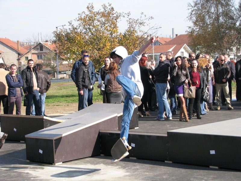 Otvoren prvi skejt park u Leskovcu