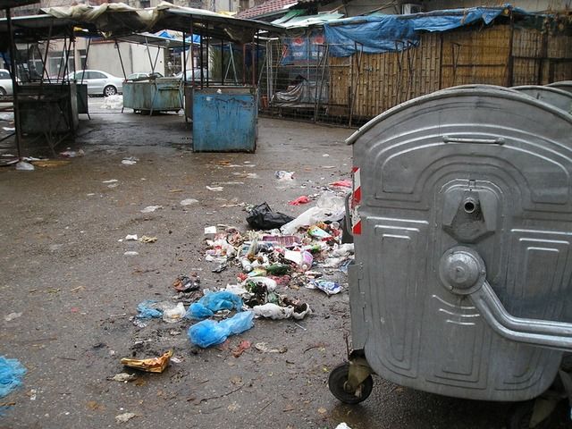 Zatvorena Mala pijaca, ruglo varoši