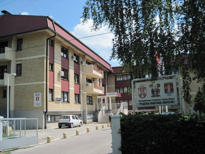 Kompanija „Džonson elektrik“ obradovao mališane iz doma „Duško Radović“ i škole „14.oktobar“