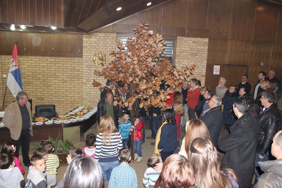 Badnjak tradicionalno u Skupštini grada