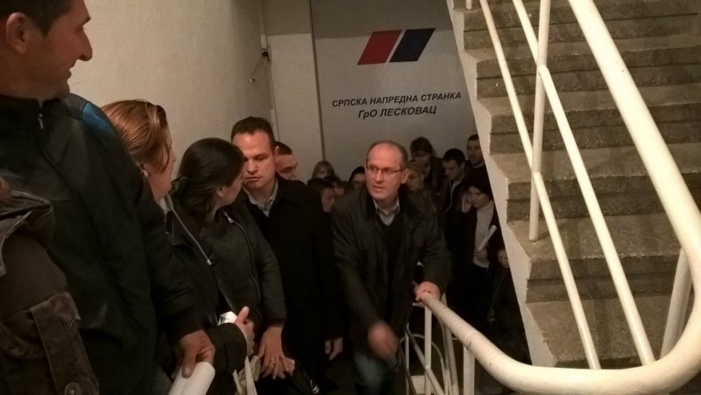 Naprednjaci u Leskovcu za tri sata skupili 2.000 potpisa (FOTO)