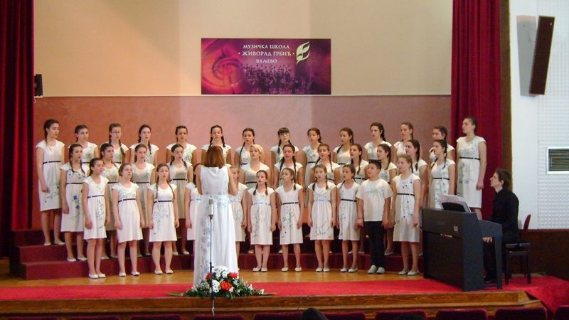 Leskovačke „Zvezdice“ pevaju na inauguraciji Vučića