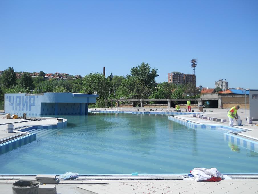 Besplatno kupanje na bazenima SC “Čair”