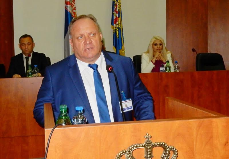 Cvetanović po treći put gradonačelnik Leskovca, opozicija preuzela govornicu (VIDEO)