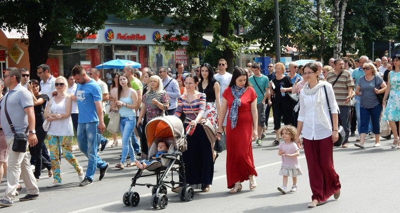 Hiljadu ljudi na litiji u Leskovcu