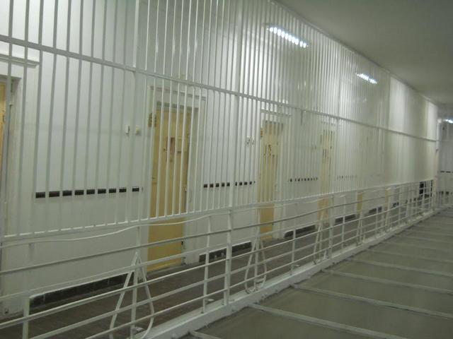Tuča osuđenika u niškom zatvoru: Pretukli ubicu metalnim nogarama od kreveta