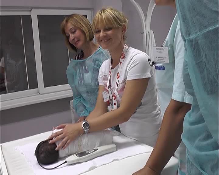 “Blic fondacija” donirala aparat za provera sluha kod novorođenčadi