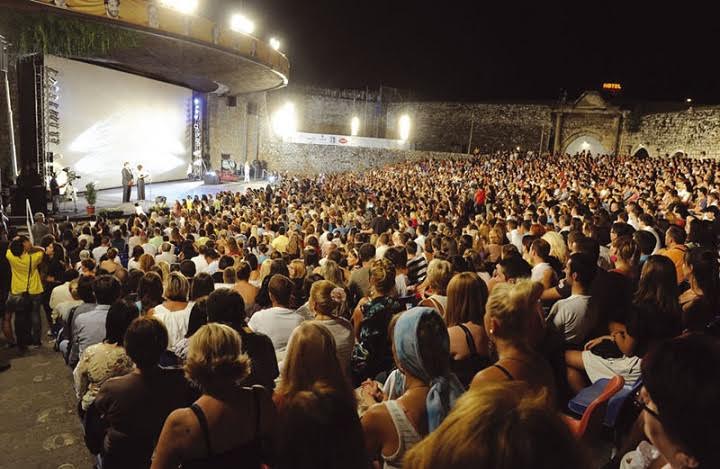 Filmske susrete u Nišu otvaraju filmovi „Delirijum tremens“ i „Reži“