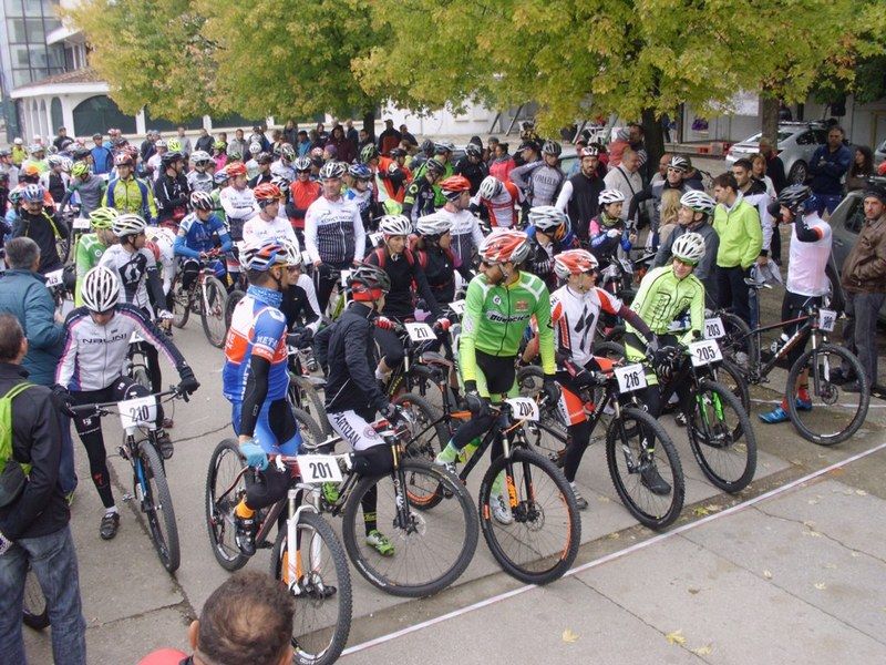 Aleksandar Roman pobednik biciklističkog maratona u Vlasotincu