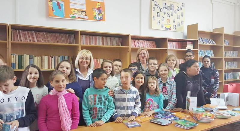 Niš-ekspres poklonio knjige đacima u Brzom Brodu i Čamurliji