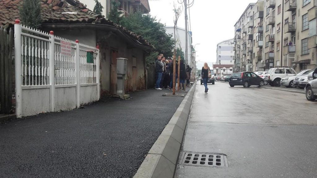 Završavaju se trotoari u Strahinjića Bana