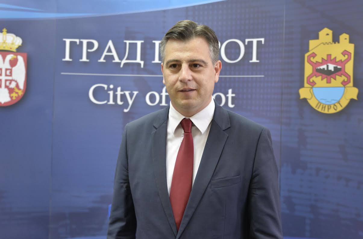 Gradonačelnik Pirota: Vučić da „pogura“ infrastukturu na jug Srbije