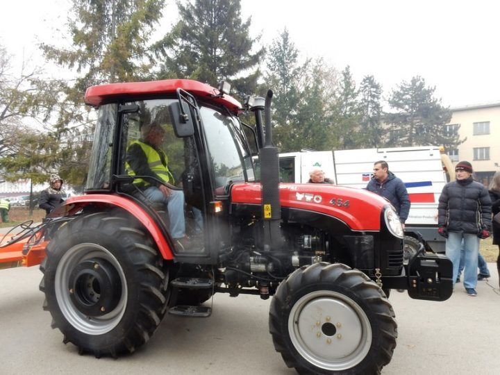 komunalac_traktor