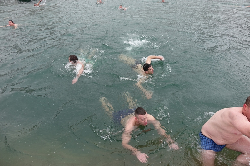 Plivanje za časni krst u Južnoj Moravi