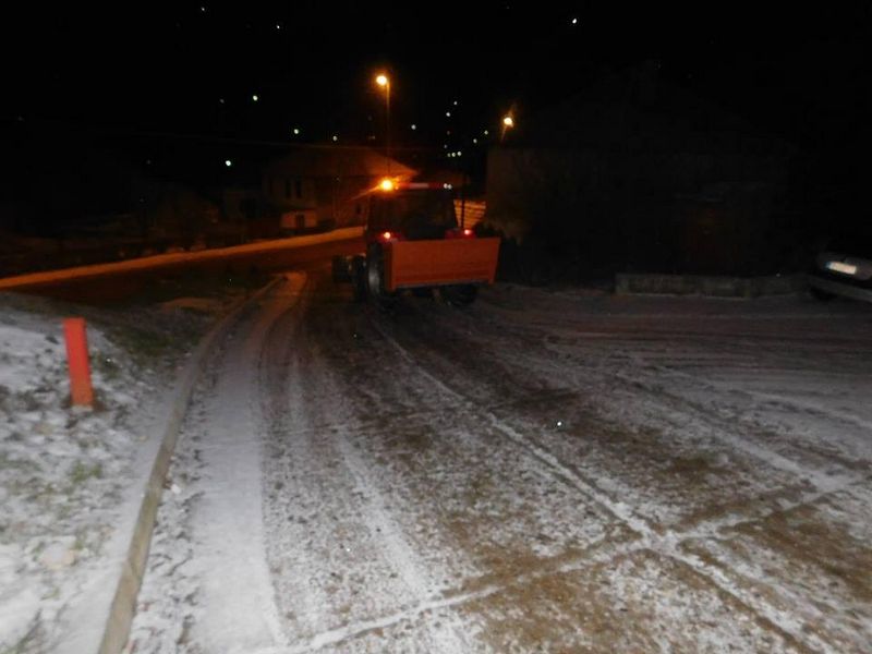 Putevi Srbije: Obazrivo vozite po snegu!