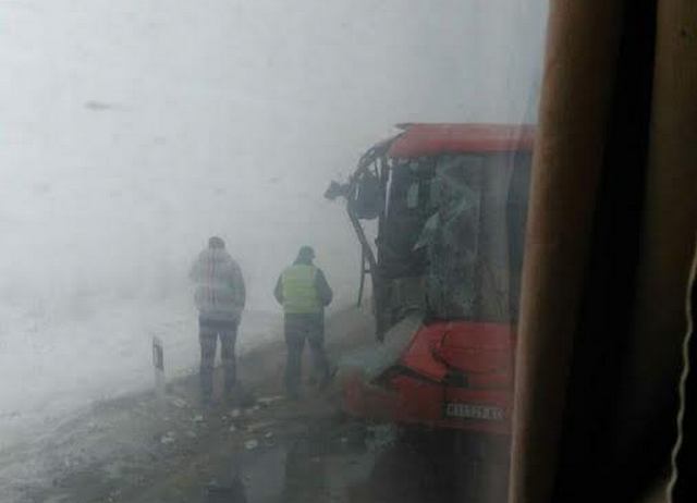 U sudaru dva autobusa povređeno devetoro Leskovčana (FOTOGRAFIJE)