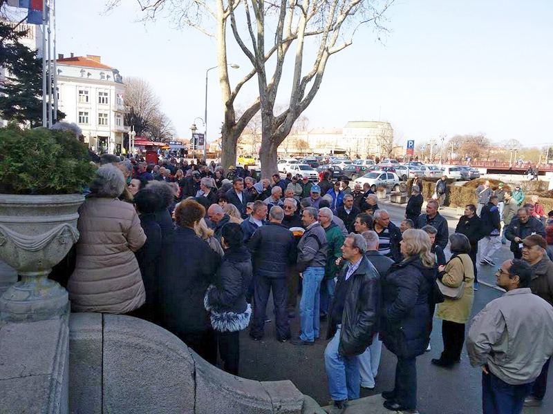 Radnici protestovali zbog zarada, Vučić im poručio: “Biće, ako ima para”