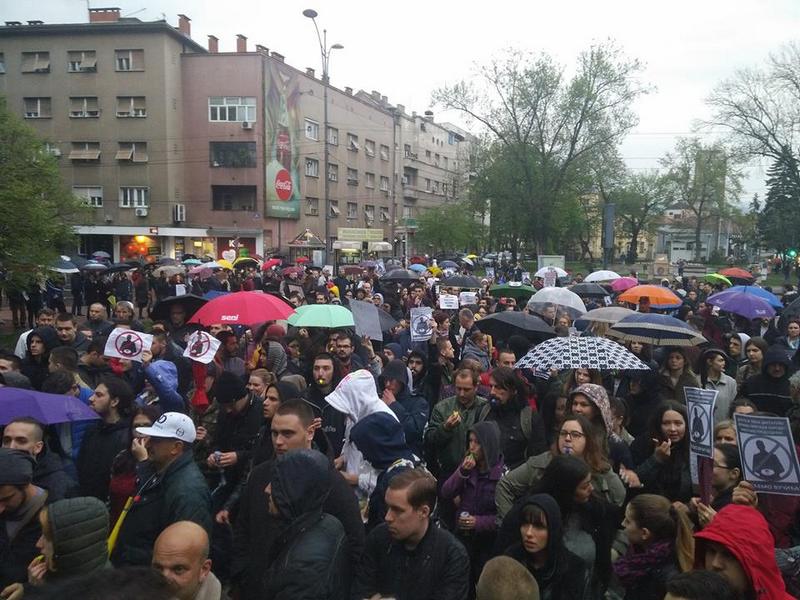 Oko 2.000 Nišlija i večeras na protestu „protiv diktature“