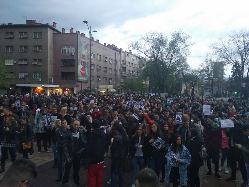 Novi protest u Nišu, na ulicama nekoliko hiljada studenata (VIDEO)