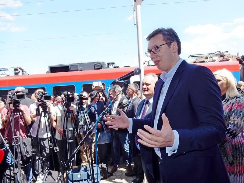 Vučić hoće voz do Prištine preko Kuršumlije