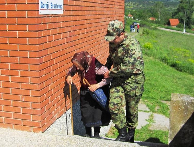 Vojni lekari merili pritisak i šećer u Gornjem Brestovcu