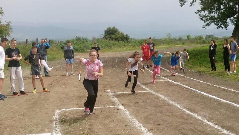 Na hipodromu trčalo 300 devojčica i dečaka