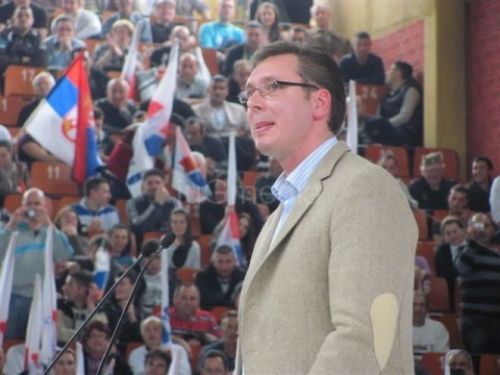 Veliki sastanak Vučića i predsednika SNS sa 1.500 aktivista: Budite spremni za izbore, odluka pada po povratku iz Njujorka