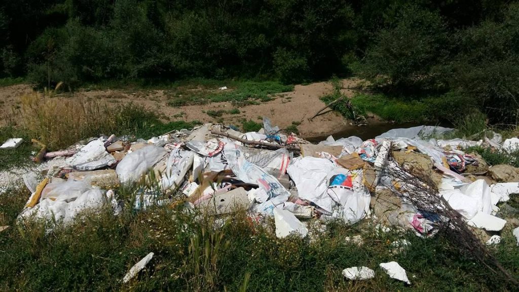 UHVAĆEN NA DELU: Evo ko stvara divlje deponije u Leskovcu (VIDEO)