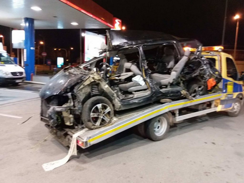 Prilikom sletanja i prevrtanja automobila Leskovčanin teško povređen