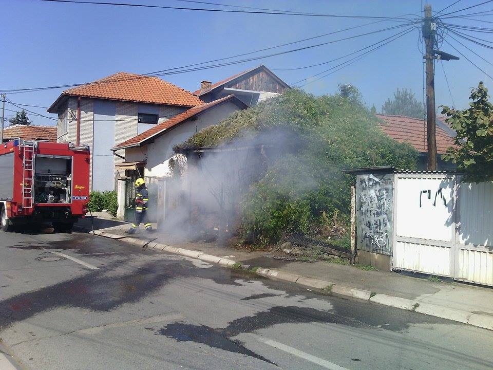 Gori kuća u Ulici Dimitrije Tucovića