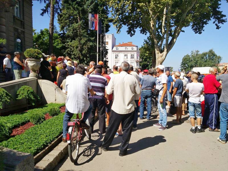 PROTEST Nišlije traže isplatu zarada svim radnicima u Srbiji