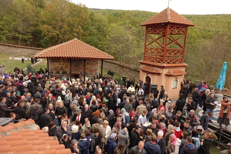 Liturgija u manastiru Sveti Jovan i Joanikijeve suze