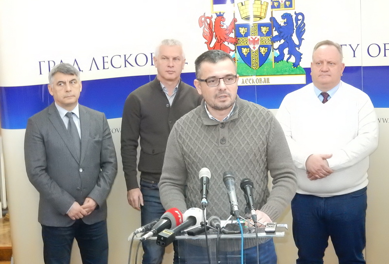 Leskovcu 100 miliona za nastavak elektrifikacije polja, obećao ministar Nedimović (VIDEO)