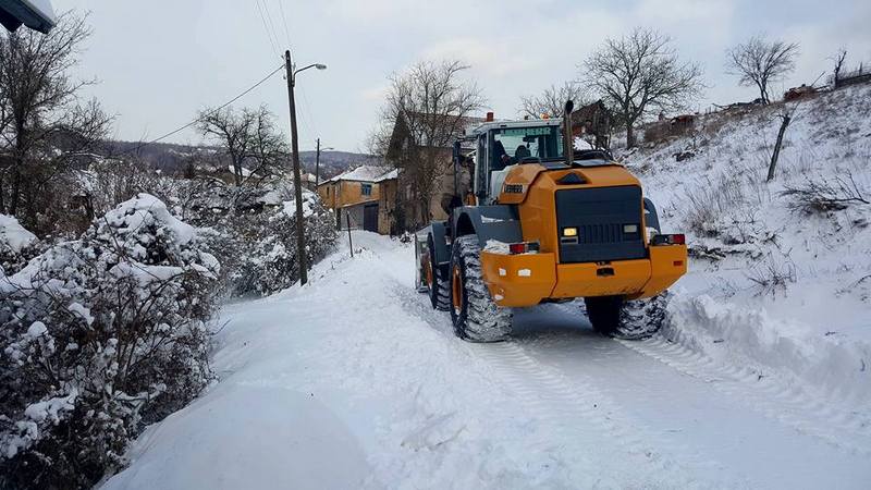 Zbog snega na putevima teško do sela u niškom kraju