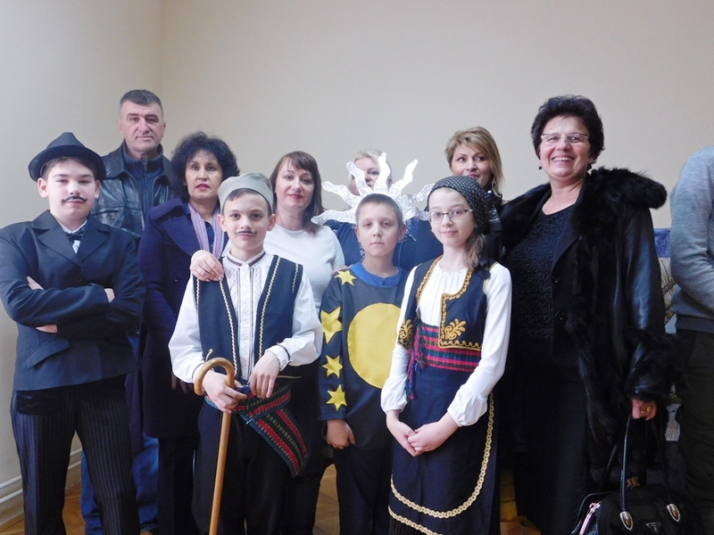 HUMANITARCI Deca i učenici iz Vlasotinca donirali opremu Dnevnom boravku