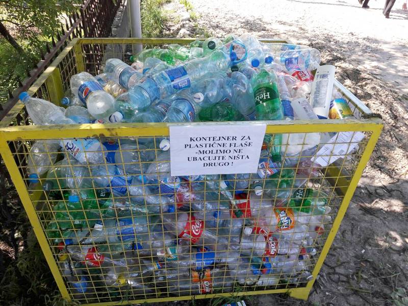 Srbija uvodi kauciju za plastične flaše, u planu i zabrana jednokratne plastike