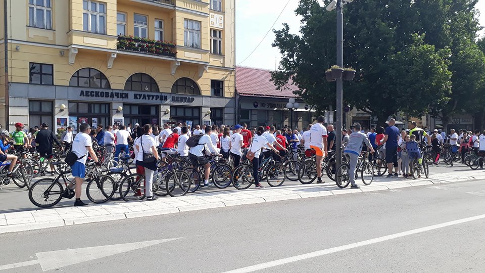 Na vožnji biciklama sa gradonačelnikom sugrađani od 2 do 87 godina (FOTO + VIDEO)