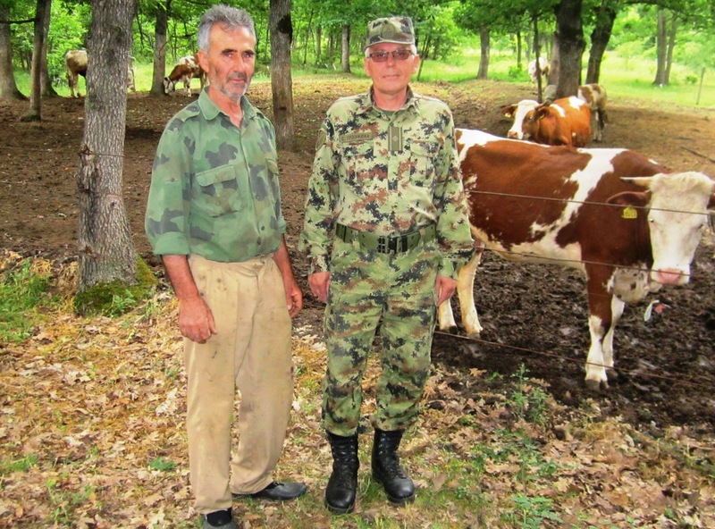 Vojni lekar na selu posetio Gazdare