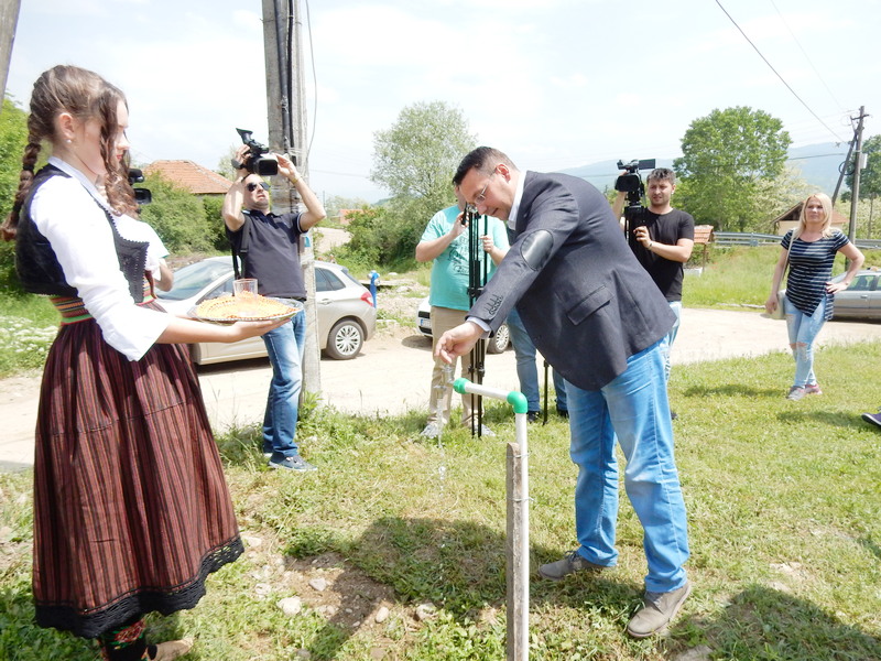 Hansko selo Mazarać dobilo gradsku vodu za piće (VIDEO)