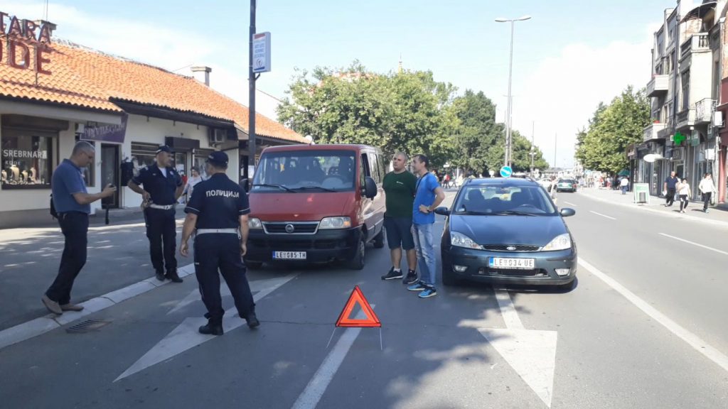 PROTESTI (FOTO, VIDEO) Policija blokirala bulevare, RADIO I PAUK, vozača sve manje na ulicama – NIŠ, LESKOVAC, VRANJE, GRDELICA