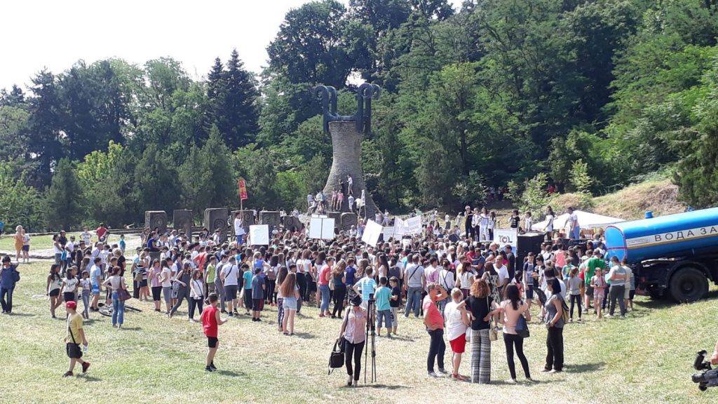 Istoričari: Spomen park u Leskovcu nije stratište pa mladi mogu da se okupljaju i vesele