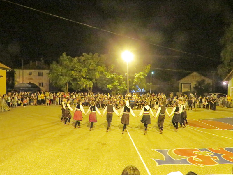 Folklorni spektakl na Brestovačkom letu