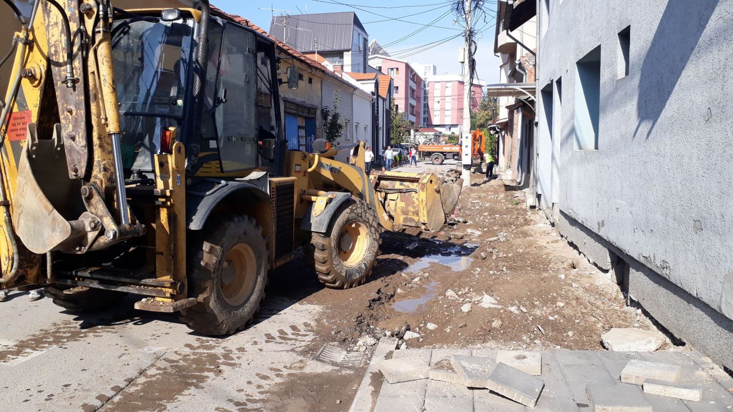 Novi trotoari u Deligradskoj, ubrzo uređenje i prostora oko pošte