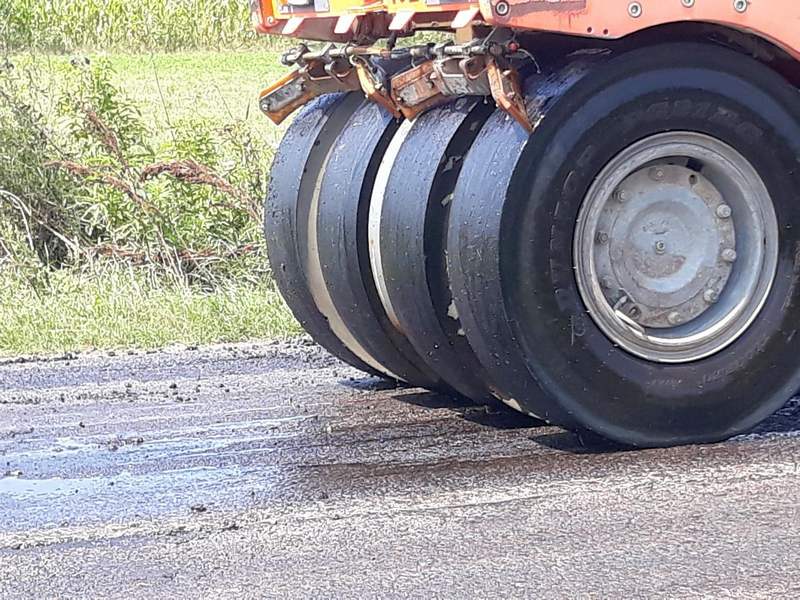 Obustava saobraćaja zbog završnih radova na asfaltiranju kružnog toka