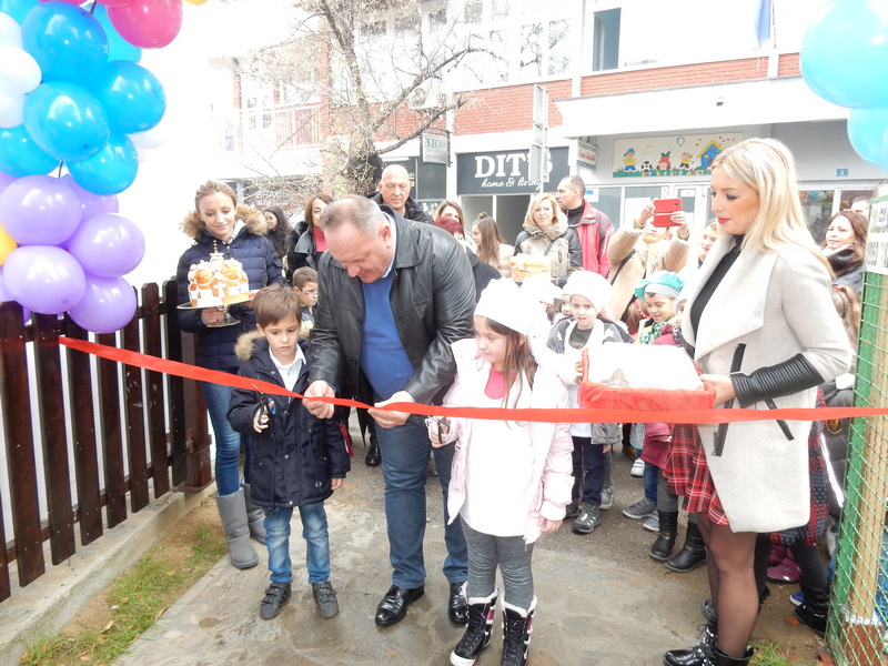 Gradonačelnik Cvetanović čestitao deci njihov praznik