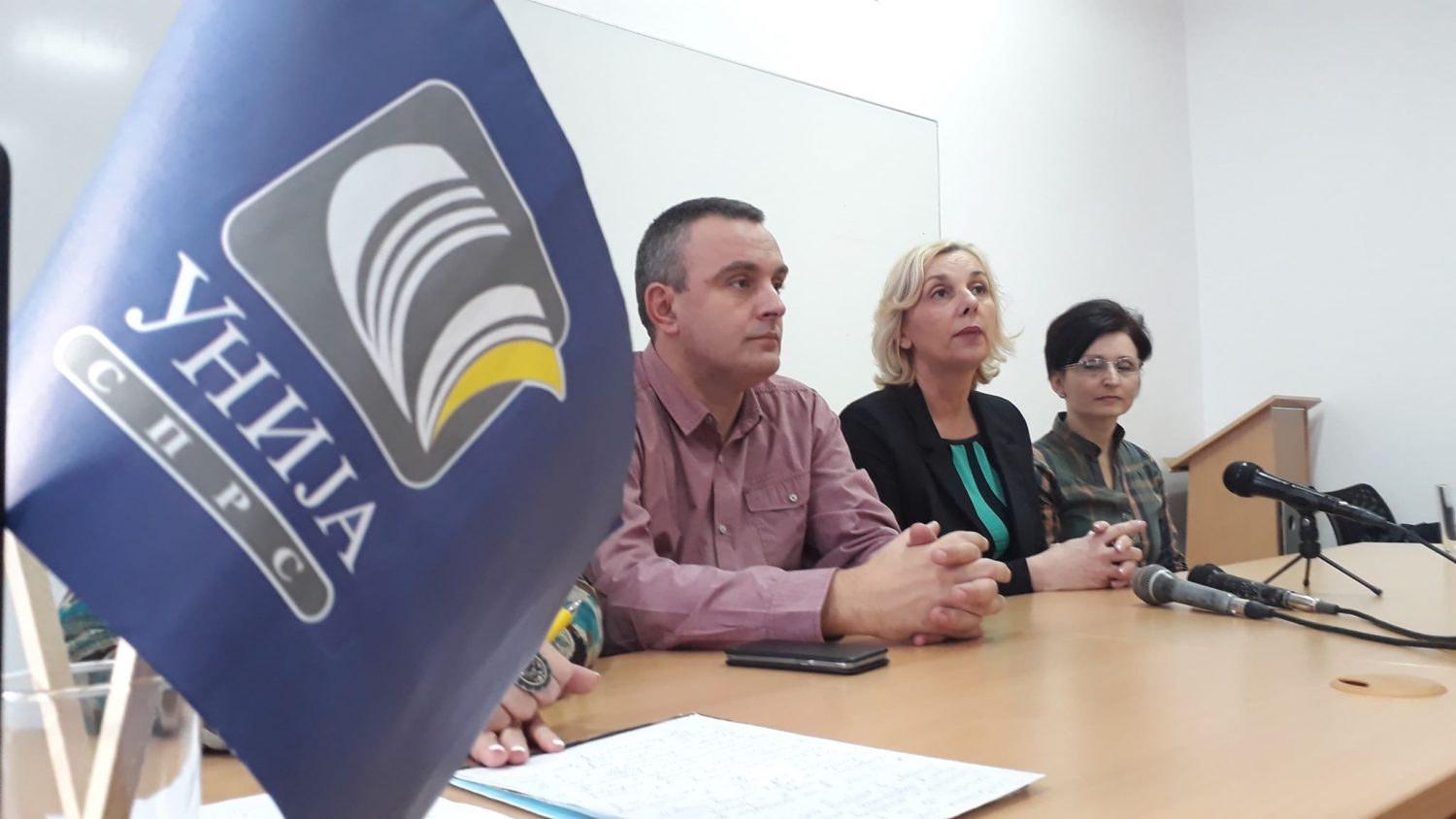 Vrh Unije sindikata prosvetnih radnika iz Leskovca pozvao na ujedinjenje