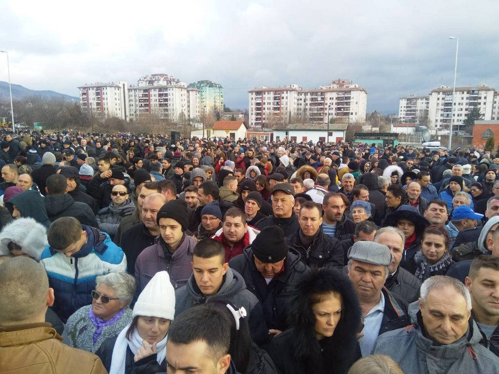 Oko 5.000 ljudi sačekalo Vučića u Vranju